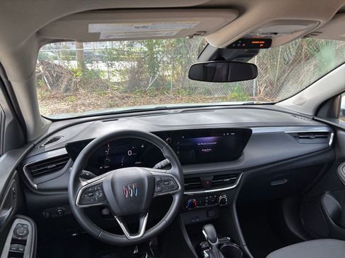 Used 2025 Buick Encore GX Preferred image 34