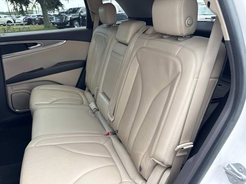 Used 2019 Lincoln Nautilus Select image 14