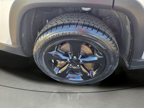 Used 2023 Jeep Grand Cherokee L Laredo AWD/4WD image 24