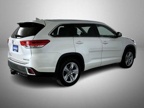 Used 2019 Toyota Highlander Limited w/ Protection Package #3 AWD/4WD image 5