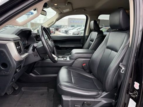 Used 2024 Ford Expedition Max XLT image 13