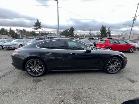 Used 2019 Porsche Panamera 4S image 6