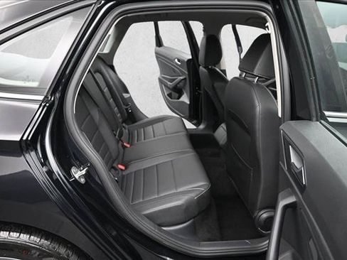 Used 2024 Volkswagen Jetta SE FWD image 23