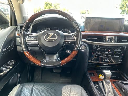 Used 2016 Lexus LX 570 4WD w/ Luxury Package image 14