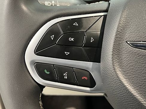 Used 2024 Chrysler Pacifica Limited FWD image 53