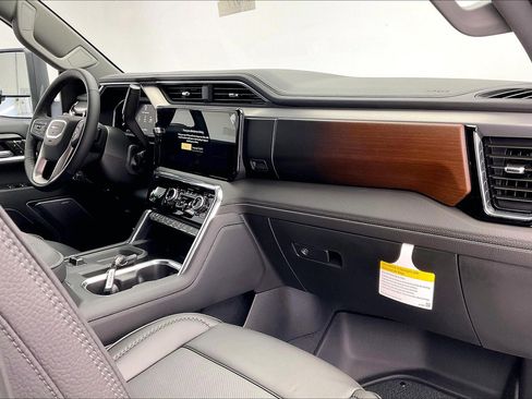 New 2026 GMC Sierra 2500 Denali w/ Denali Reserve Package image 6