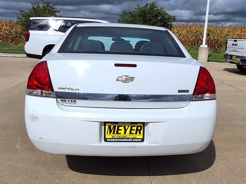 Used 2011 Chevrolet Impala LS FWD image 7