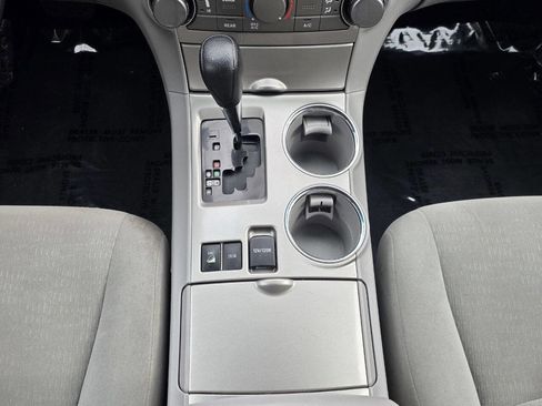 Used 2013 Toyota Highlander Plus image 14