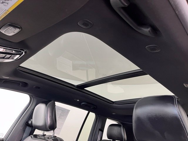 Used 2023 Jeep Grand Cherokee Overland AWD/4WD image 18