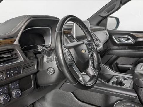 Used 2023 Chevrolet Suburban Premier AWD/4WD image 27