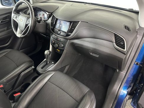 Used 2020 Chevrolet Trax LT w/ LT Convenience Package AWD/4WD image 28