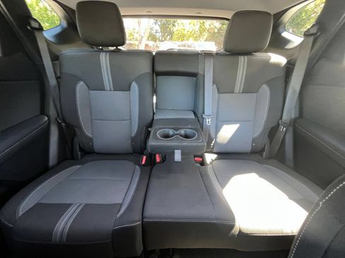 Used 2025 Chevrolet Blazer LT FWD image 38