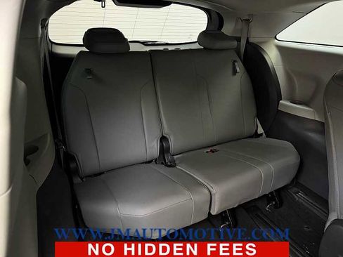 Used 2021 Toyota Sienna XLE AWD/4WD image 20