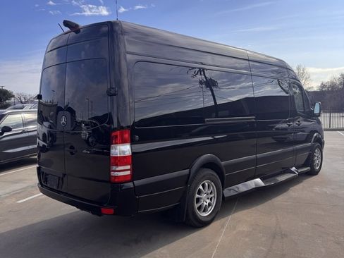 Used 2018 Mercedes-Benz Sprinter 3500 image 10