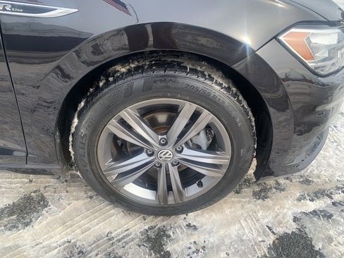 Used 2020 Volkswagen Jetta R-Line w/ R-Line Cold Weather Package image 9