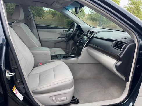 Used 2016 Toyota Camry XLE w/ Convenience Package FWD image 19
