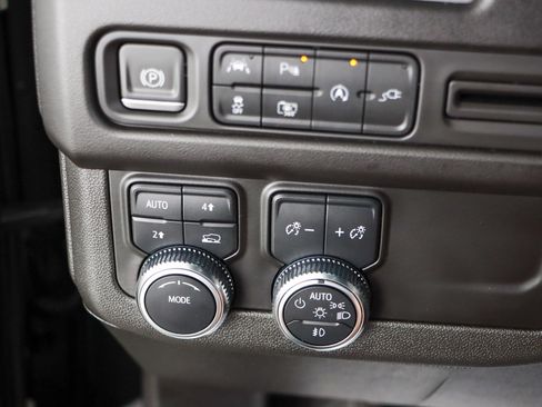 Used 2022 GMC Yukon SLT w/ SLT Premium Package AWD/4WD image 23