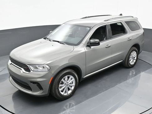 Used 2024 Dodge Durango SXT w/ 3rd Row Seating Group image 45