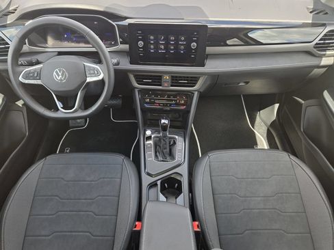 New 2026 Volkswagen Taos SE FWD image 26