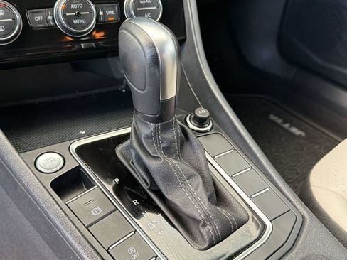 Used 2020 Volkswagen Jetta R-Line FWD image 18