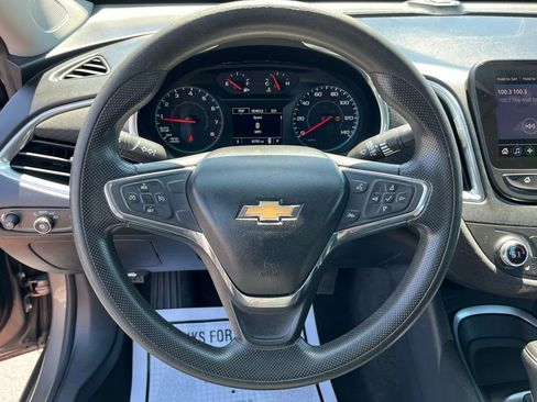 Used 2020 Chevrolet Malibu LT FWD image 13