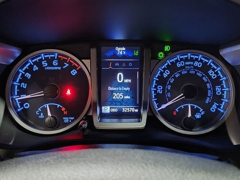 Used 2023 Toyota Tacoma SR5 w/ Technology Package image 37