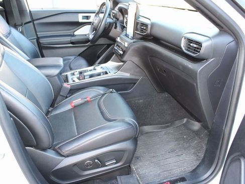 Used 2020 Ford Explorer ST w/ Premium Technology Package image 17