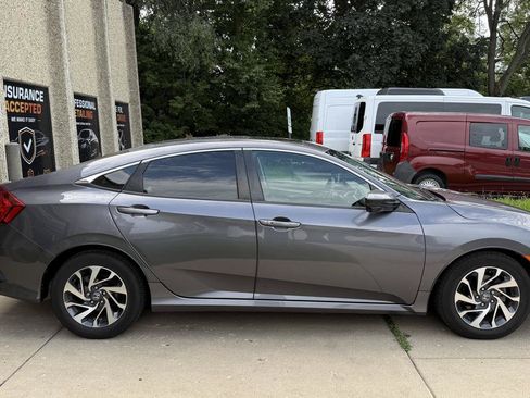 Used 2016 Honda Civic EX image 8