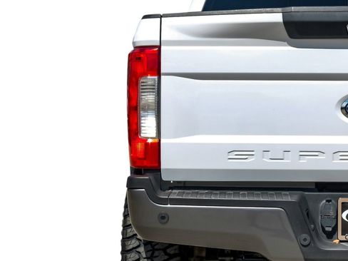 Used 2019 Ford F250 Lariat w/ Lariat Value Package image 56