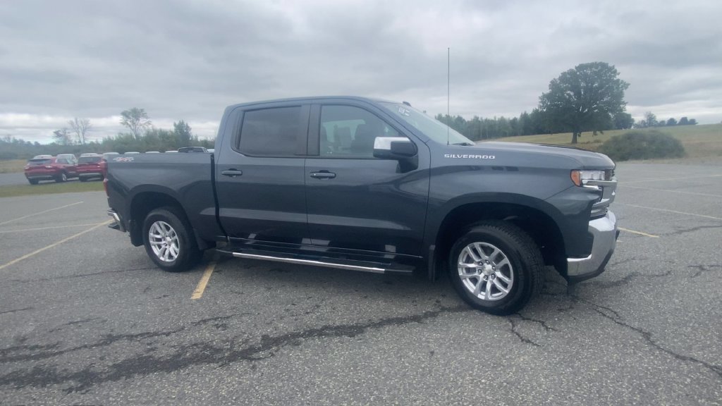 Certified 2022 Chevrolet Silverado 1500 LT AWD/4WD image 2