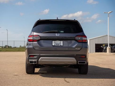 Used 2025 Honda Pilot Elite image 6