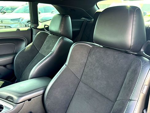 Used 2018 Dodge Challenger R/T Plus RWD image 15