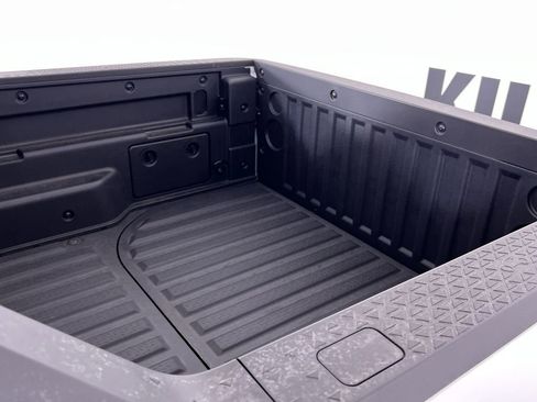 Used 2025 Hyundai Santa Cruz SE image 25