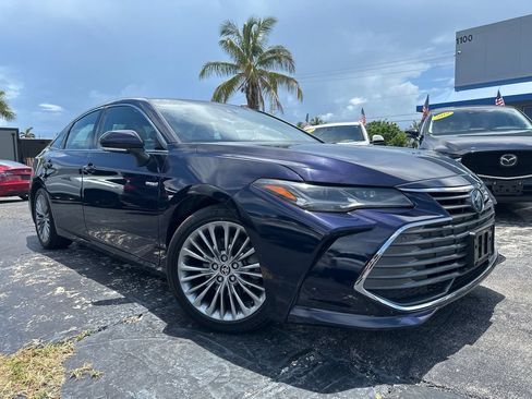Used 2021 Toyota Avalon Limited w/ Advanced Safety Package FWD image 3
