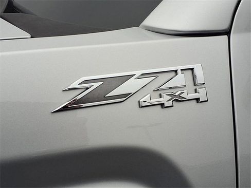 Used 2018 GMC Sierra 1500 SLT w/ SLT Premium Package image 31