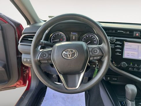 Used 2019 Toyota Camry LE image 14