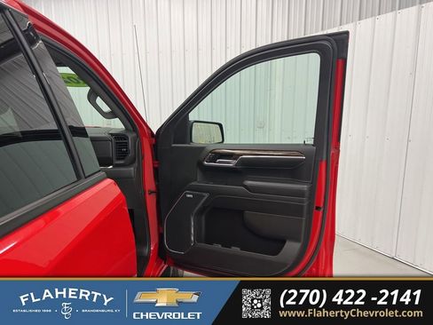 Used 2025 GMC Sierra 1500 Elevation w/ Preferred Package image 14