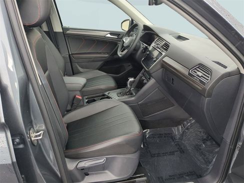 Used 2024 Volkswagen Tiguan Wolfsburg Edition image 27