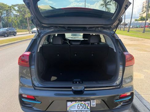 Used 2022 Kia Niro EX Premium FWD image 16
