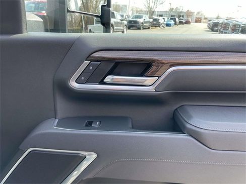 Used 2026 Chevrolet Silverado 2500 LT w/ Trail Boss Package image 27