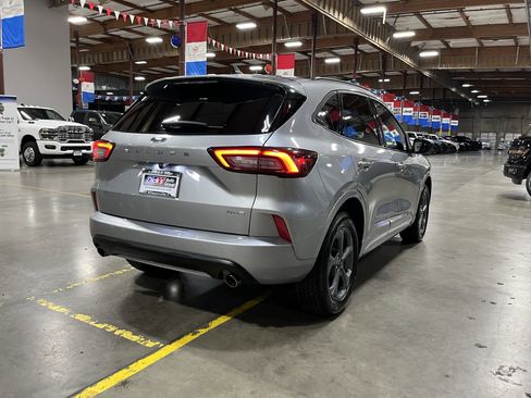 Used 2024 Ford Escape ST-Line image 5