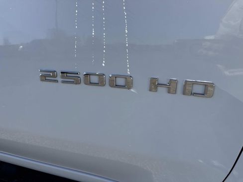 Used 2023 Chevrolet Silverado 2500 Custom w/ Custom Value Package image 12
