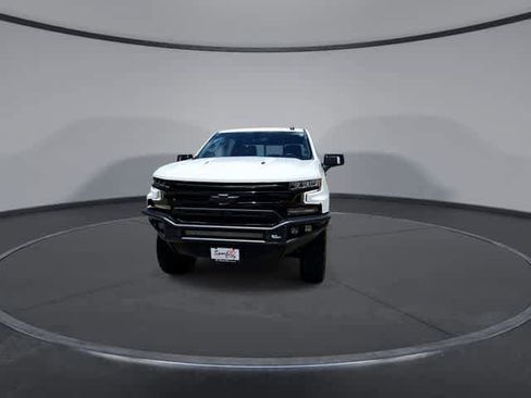 Used 2021 Chevrolet Silverado 1500 LT Trail Boss w/ LT Trail Boss Premium Package AWD/4WD image 3