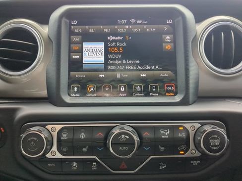Used 2018 Jeep Wrangler Unlimited Sahara AWD/4WD image 23