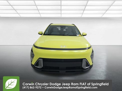 Used 2024 Hyundai Kona SEL image 3