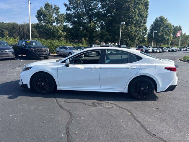 Used 2025 Toyota Camry SE FWD image 8