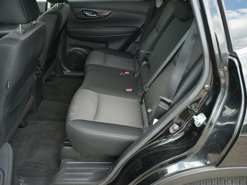 Used 2020 Nissan Rogue SV AWD/4WD image 32