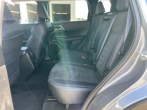 Used 2024 Mitsubishi Outlander SE AWD/4WD image 30
