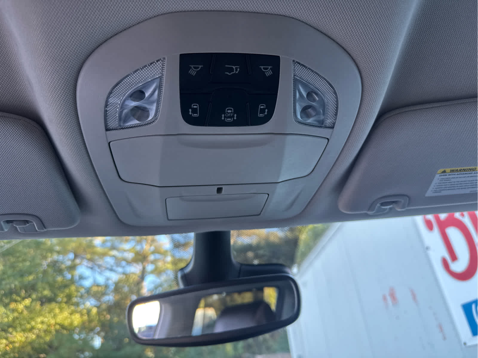 Used 2024 Chrysler Pacifica Touring-L FWD image 28