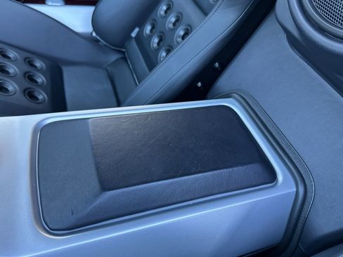 Used 2006 Ford GT Base image 24